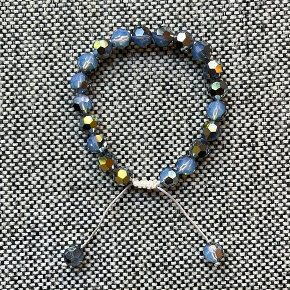 🌙 Y2K Vintage Circa 2006 Iridescent Beaded Tie String Bracelet ✨ - Picture 5 of 17